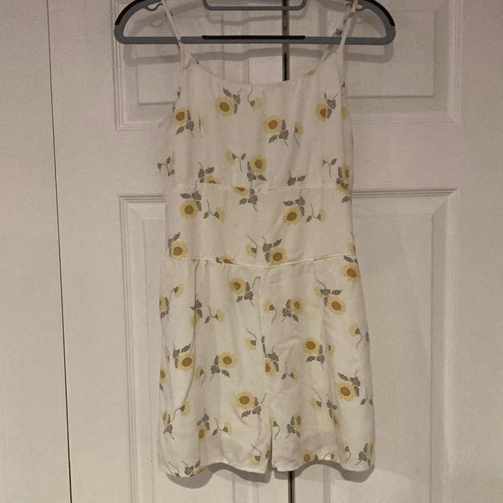 Amercrombie and Fitch Kids romper 15-16 - Picture 1 of 4
